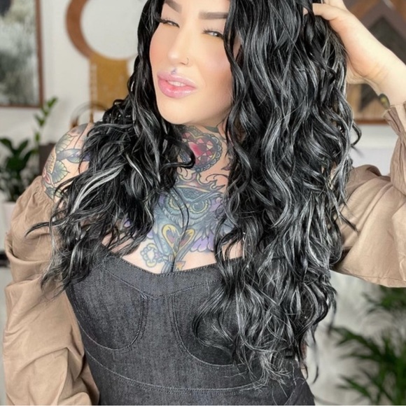 Wig - Picture 6 of 6